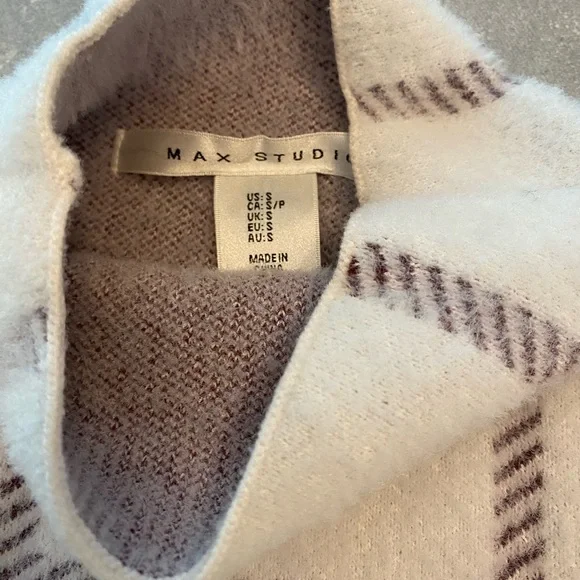 Cream and Brown Checkered Sweater - Picture 3 of 6